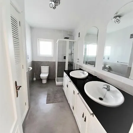 Vista Mar Ii, 280 Qm, Heated Pool, Hottube, Gaming Room, Fast Internet, Meerblick Guime
